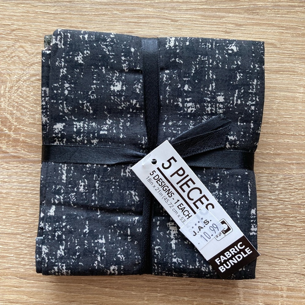 Fabric Bundle of Black Fabric - 5 Designs- Perfect for Quilting! 🧵🪡🖤🤍🖤🤍